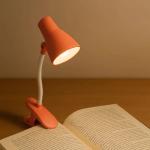 Lámpara de Escritorio Roja DEER LED Diseño Moderno Luz Ajustable Base Compacta Rojo