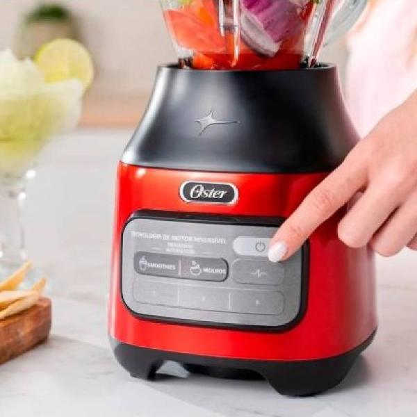 Licuadora Oster Reversible 600W Vaso de Cristal 1.25L Motor Silencioso Rojo